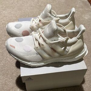 *BRAND NEW* Adidas Women Polka Dot Ultra Boost